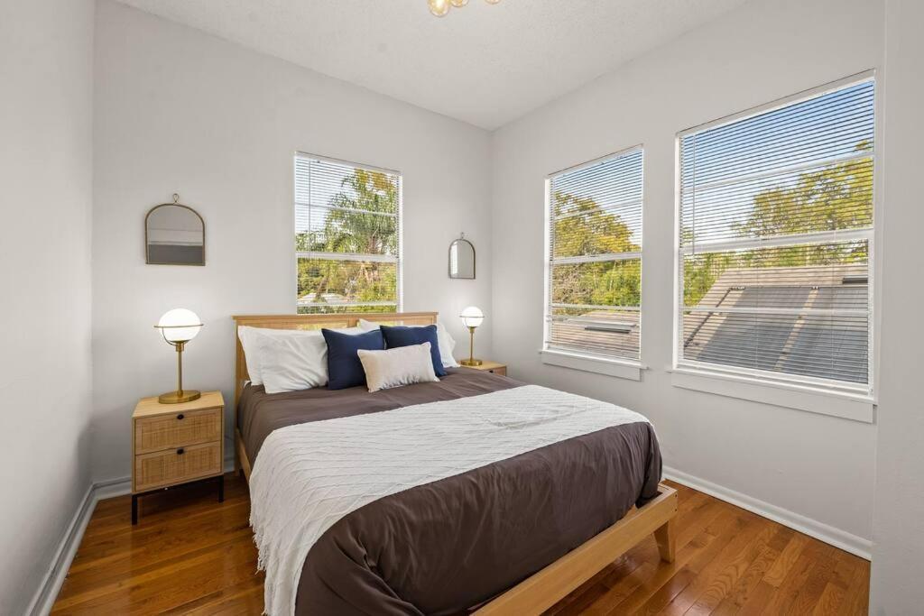 Modern Moroccan W/ Firepit, Bbq + Game Room! Tampa