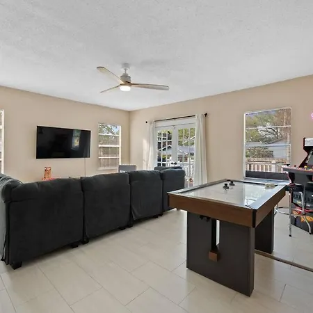 Modern Moroccan Villa W/ Firepit, Bbq + Game Room! Tampa Exterior foto