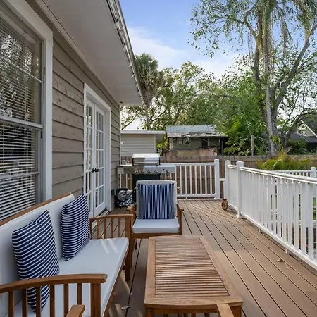 Modern Moroccan Villa W/ Firepit, Bbq + Game Room! Tampa Exterior foto