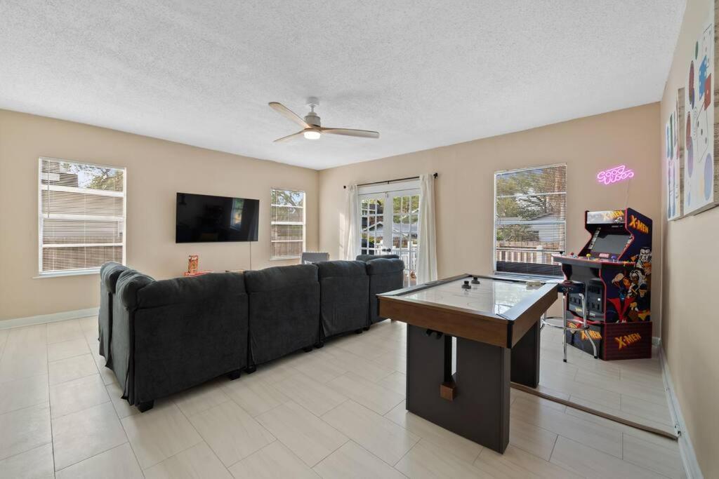 Modern Moroccan W/ Firepit, Bbq + Game Room! * Tampa
