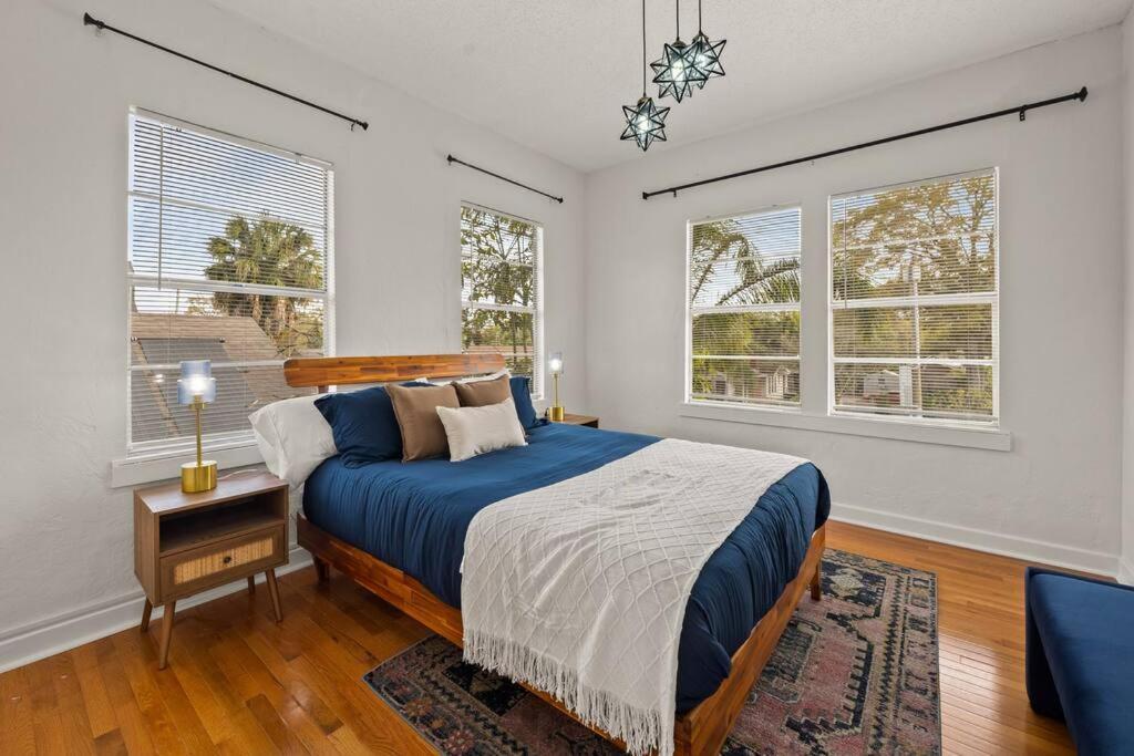 Modern Moroccan W/ Firepit, Bbq + Game Room! * Tampa