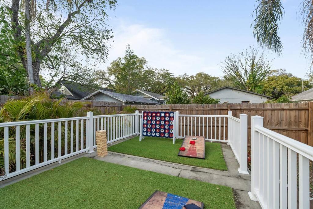Modern Moroccan W/ Firepit, Bbq + Game Room! Apartment