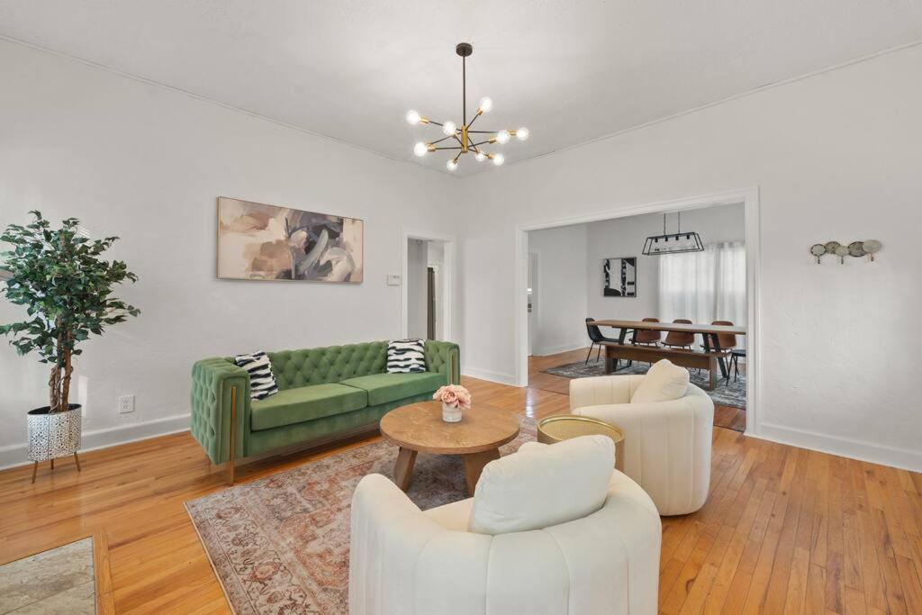 Modern Moroccan W/ Firepit, Bbq + Game Room!