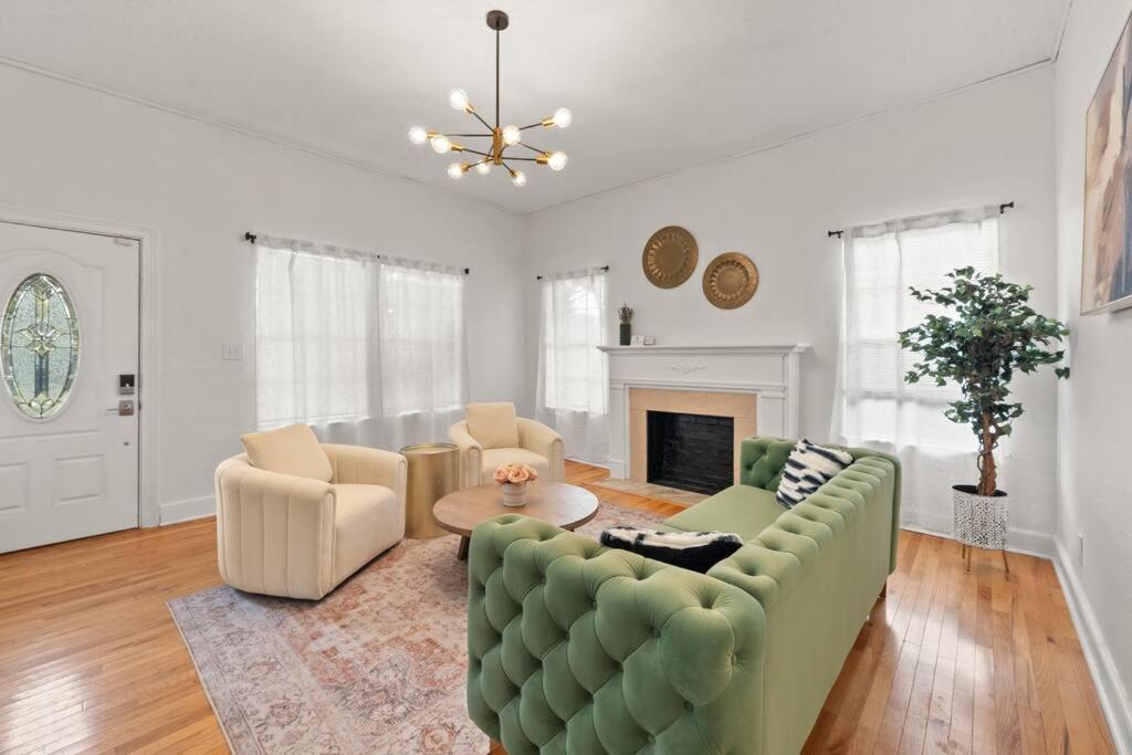 Modern Moroccan W/ Firepit, Bbq + Game Room! *