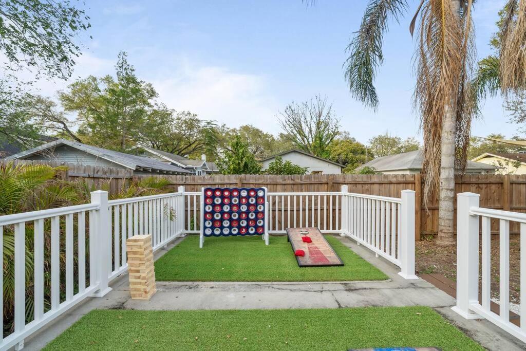 Modern Moroccan W/ Firepit, Bbq + Game Room! Apartment